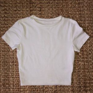 ‼️4 for $15‼️ White crop top